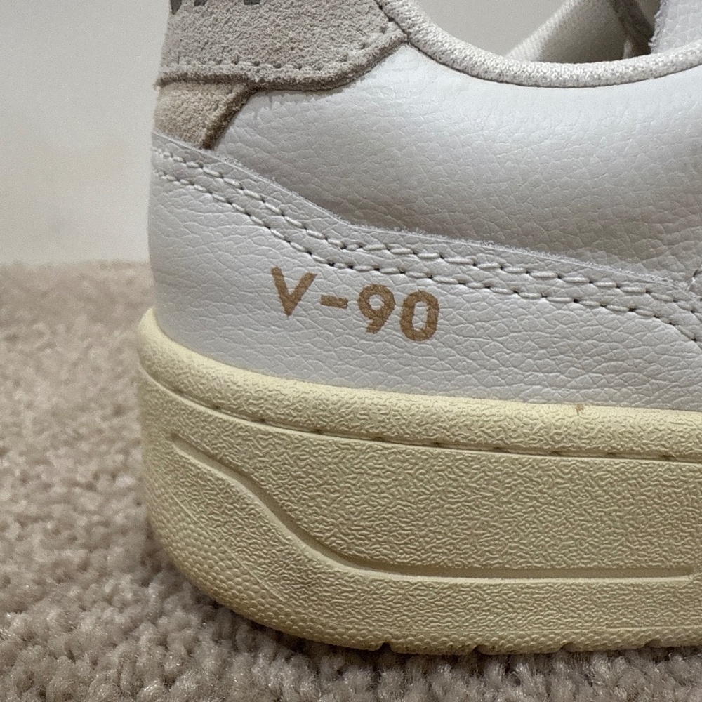 Veja V-90 Sneakers - Picture 3 of 7